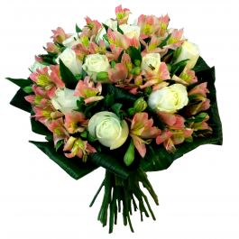 Bouquet de Flores com 15 Rosas Brancas com astromelia Compacto