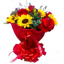 Bouquet de Flores Rosas Colombianas com Girassois no Papel Crepom